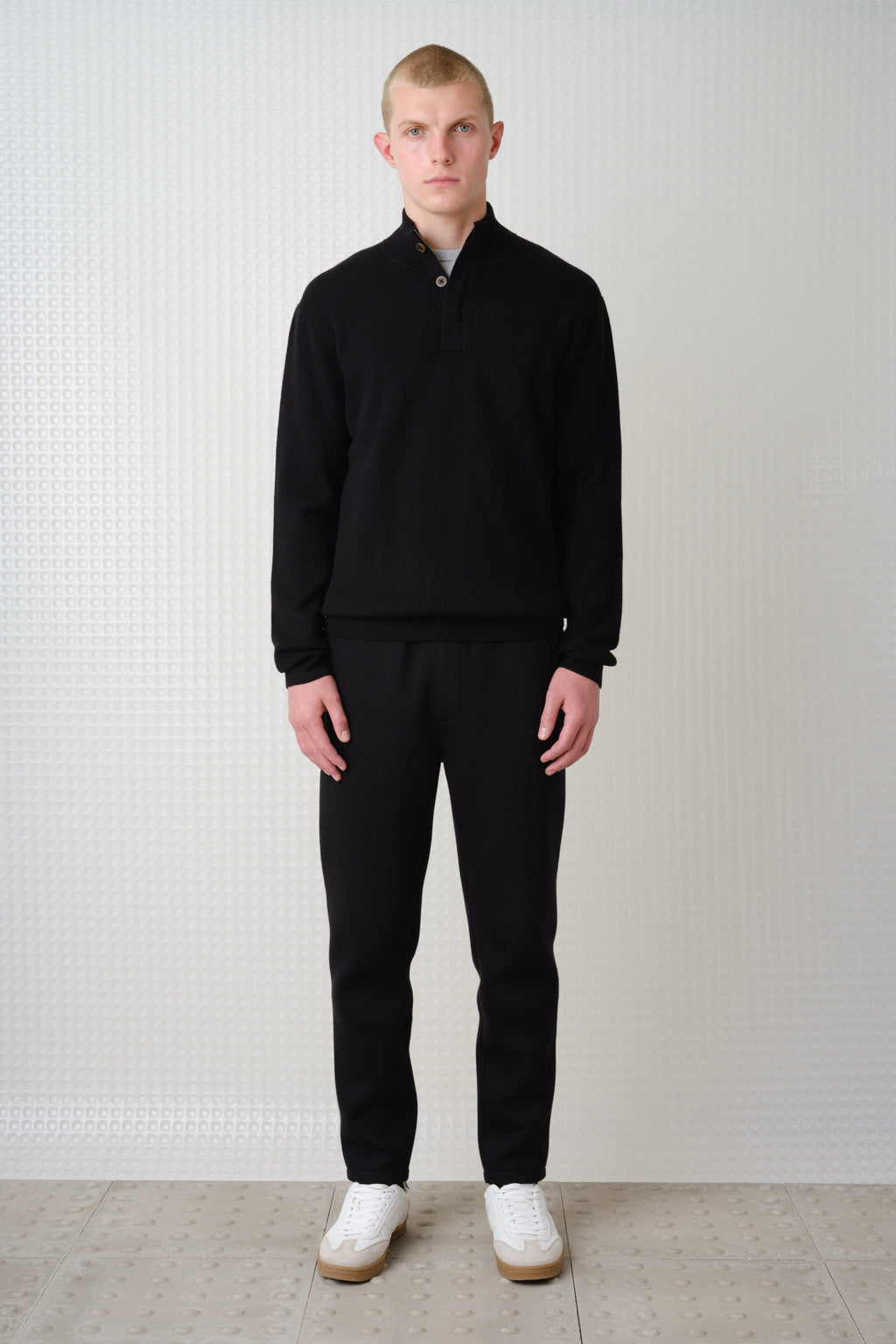 Hadston - Quarter Zip - Black
