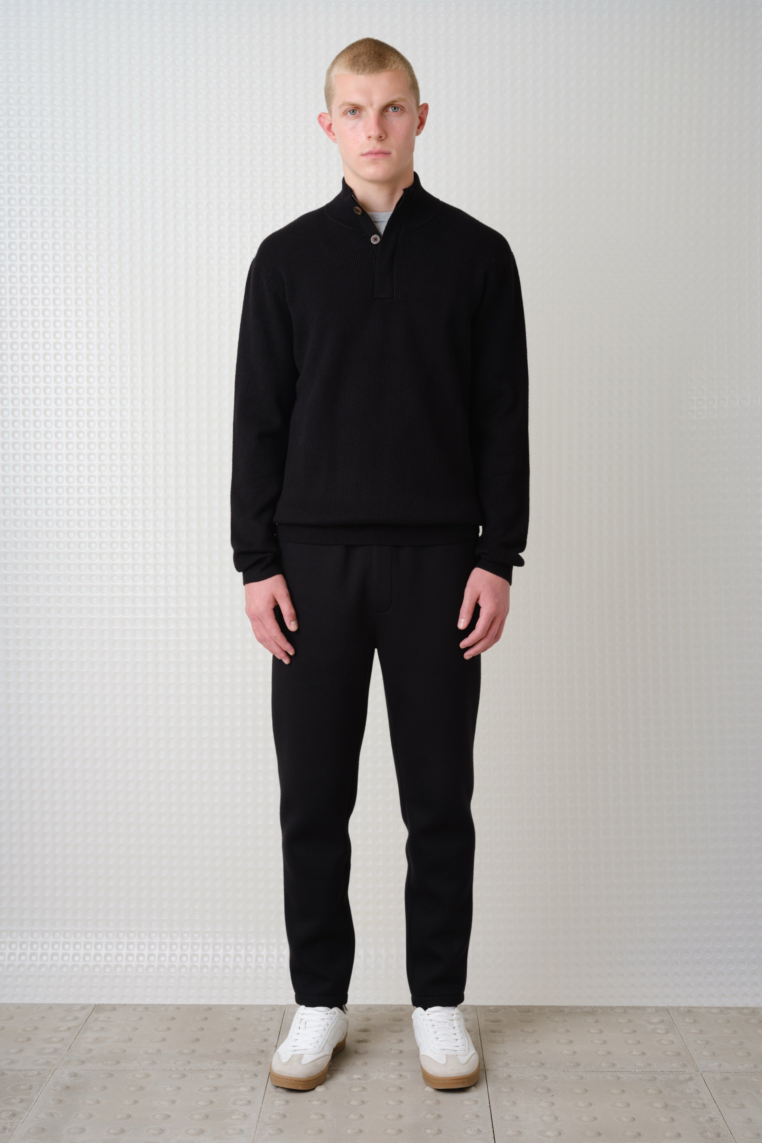 Hadston - Quarter Zip - Black