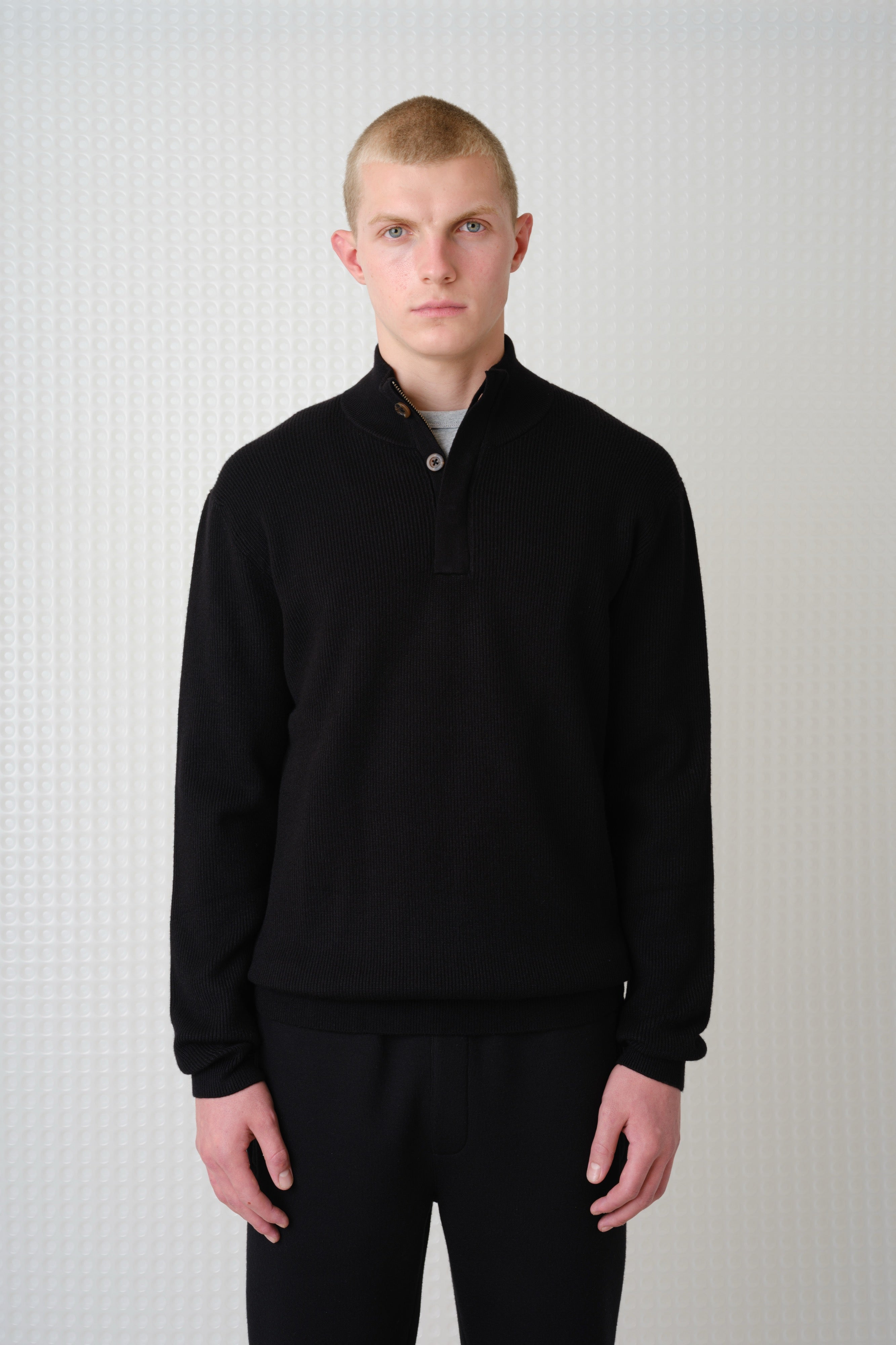 Hadston - Quarter Zip - Black