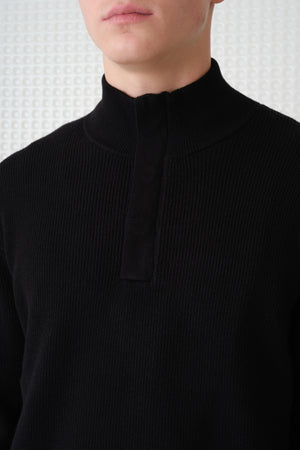 Hadston - Quarter Zip - Black