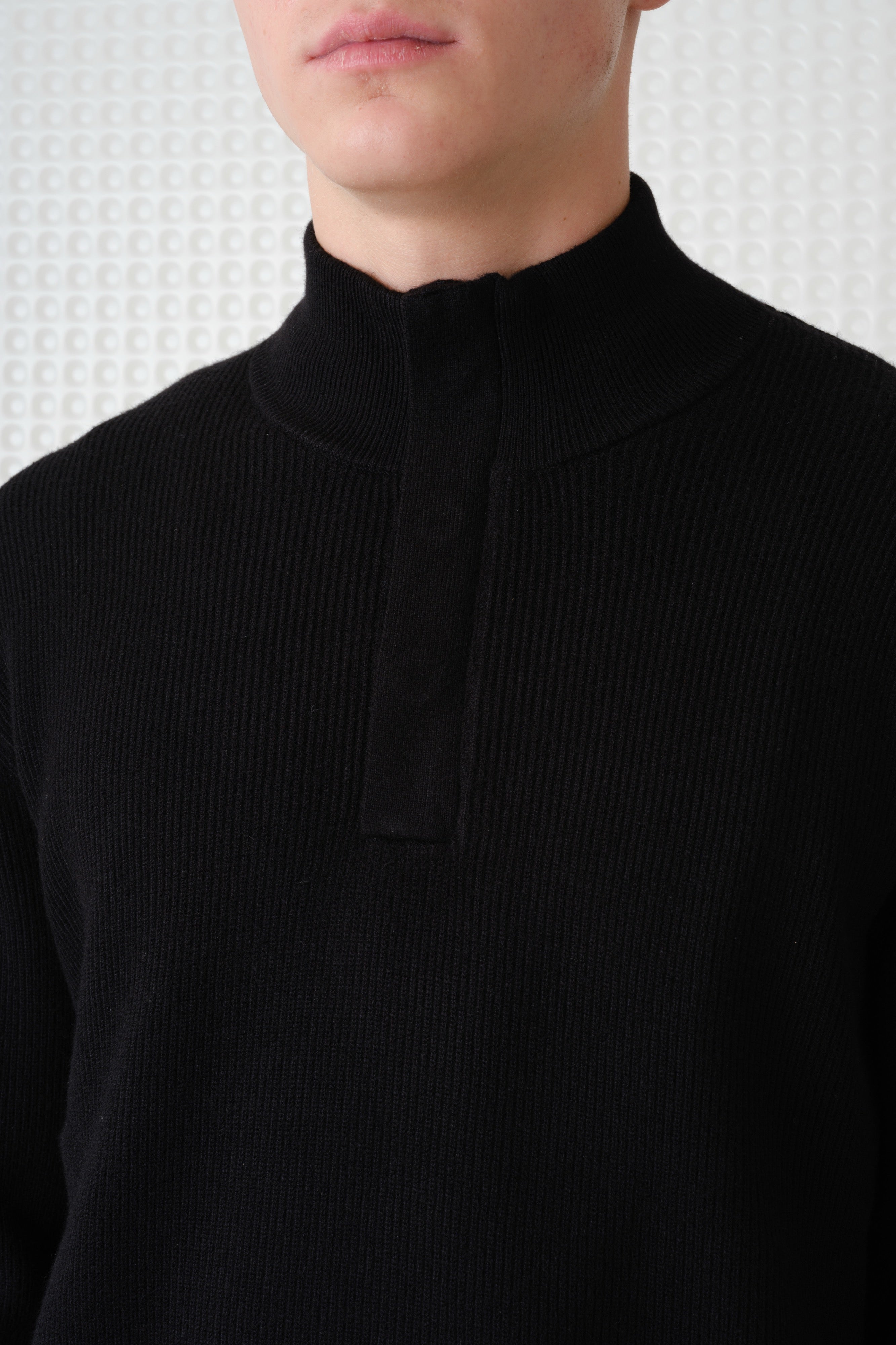Hadston - Quarter Zip - Black