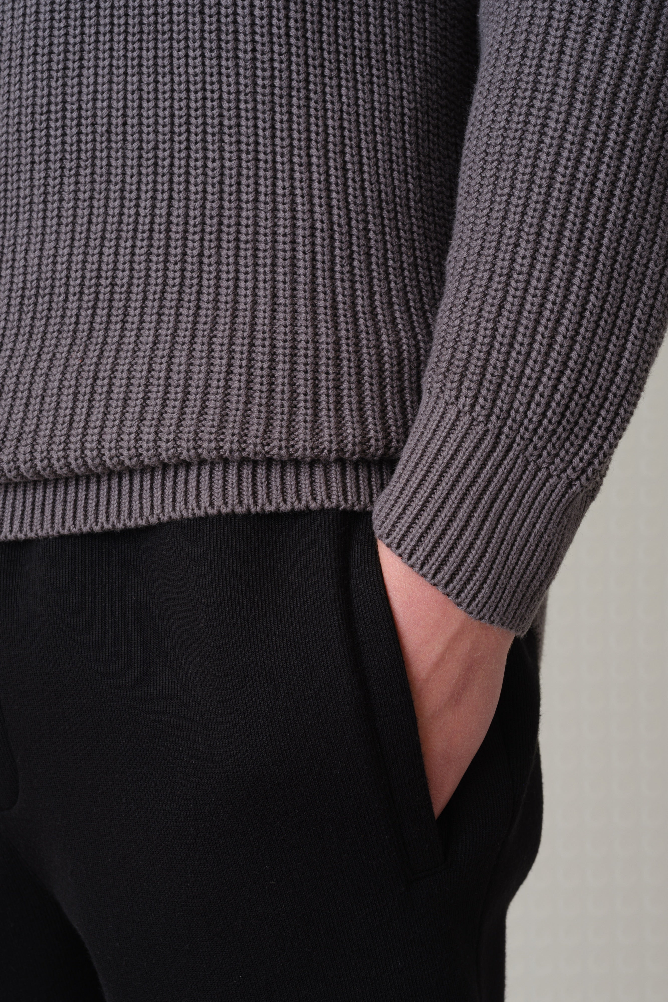 Herning - Crew Neck Knit - Charcoal