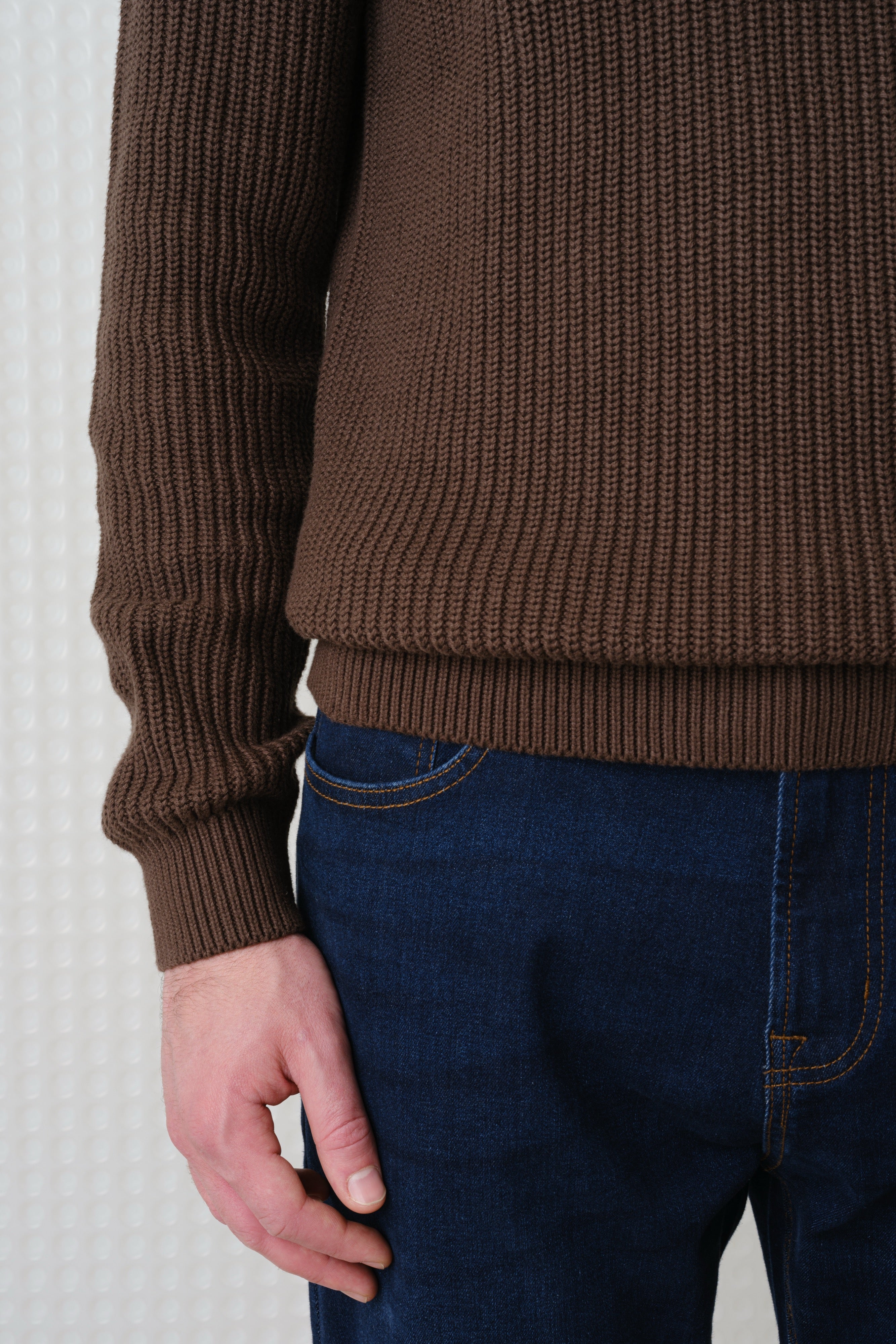 Herning - Crew Neck Knit - Dark Chocolate